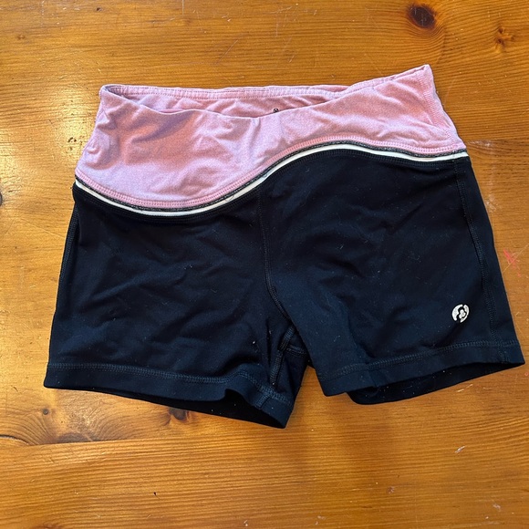 Titika Sportswear Shorts - Picture 2 of 3